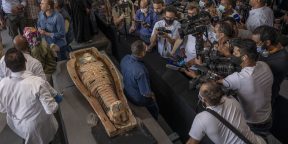 В Египте обнаружили более 100 древних саркофагов с мумиями и около 40 нетронутых памятников
