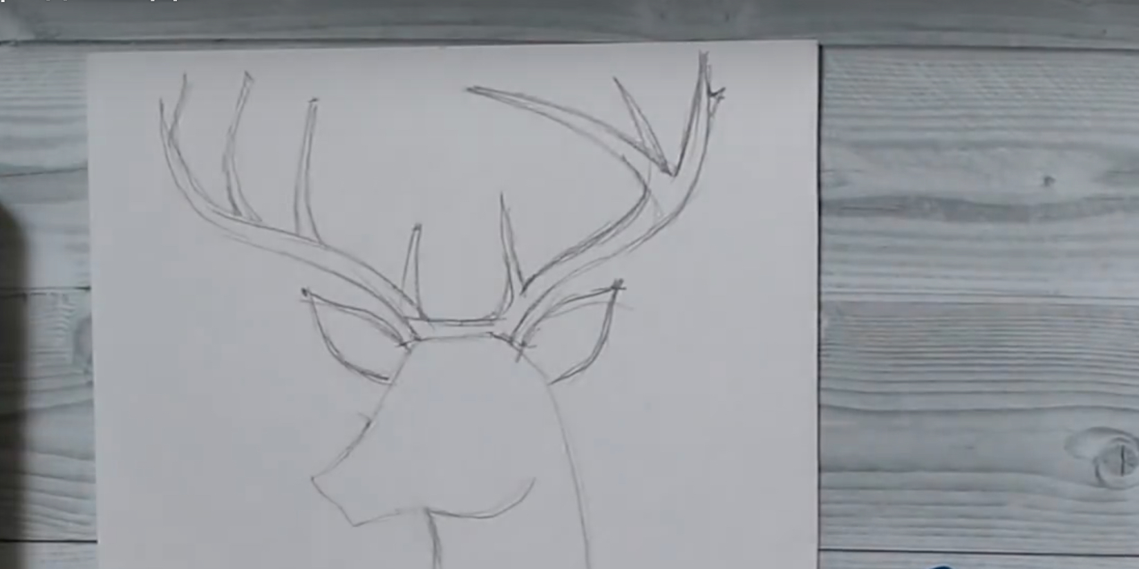 как нарисовать оленя на окне гуашью. как нарисовать оленя на окне гуашью. украшения на окна цветные. навагодиении рисунки на окнах. олень на окне гуашью.