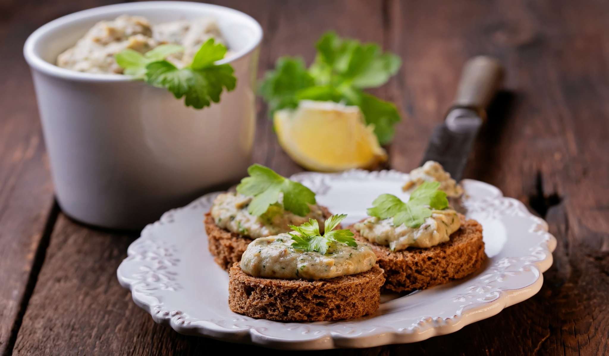 Паштет из копчёной скумбрии со сливками и яйцом