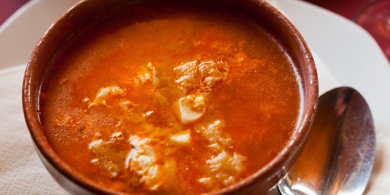 Испанский чесночный суп с яйцами
