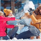 Зимние забавы: 17 активных игр и других занятий на свежем воздухе