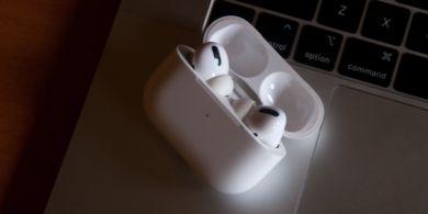 В AirPods Pro появилась функция оптимизированной зарядки. С ней аккумулятор прослужит дольше