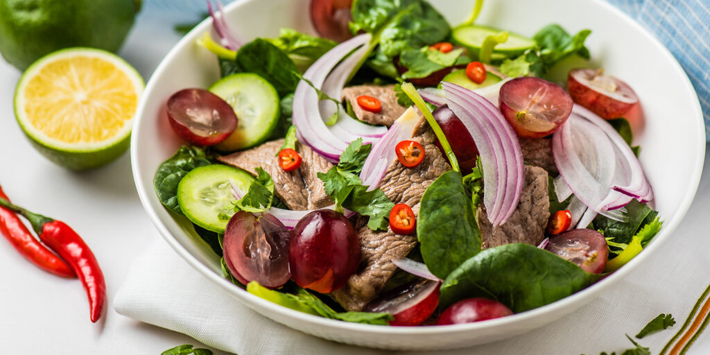 10 очень вкусных салатов с говядиной, которые точно стоит попробовать