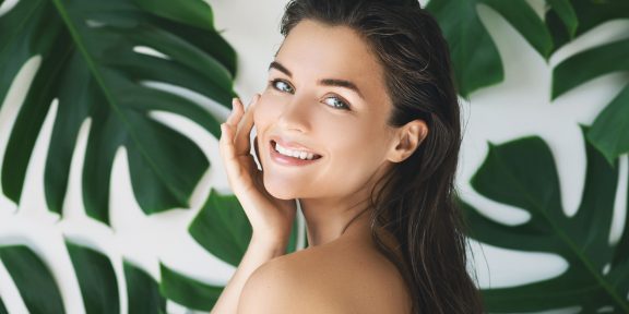 6 вариантов макияжа для девушек с зелёными глазами