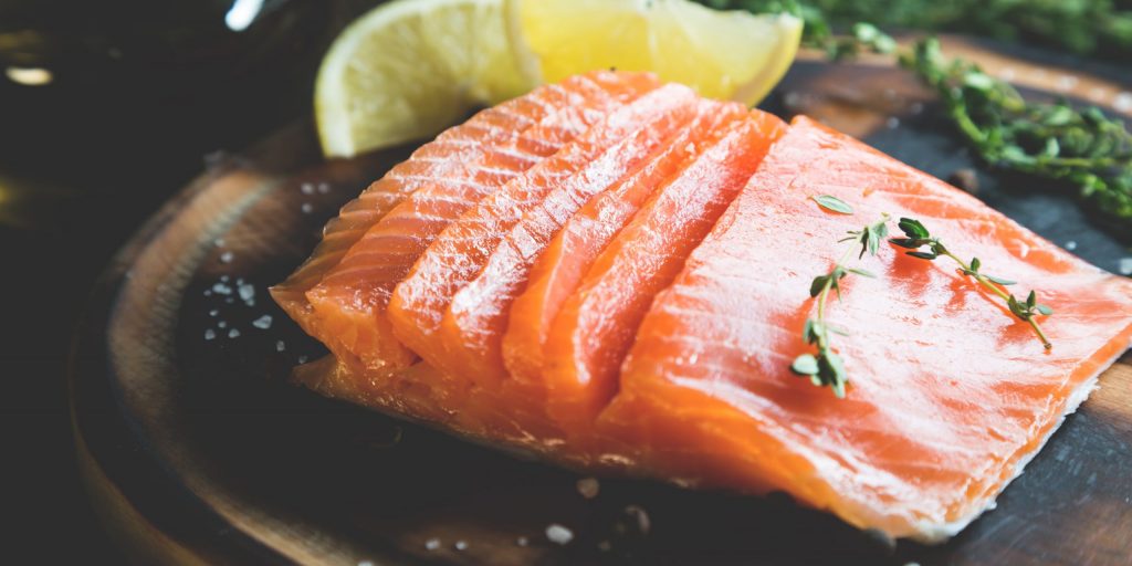 Как засолить форель с коньяком за 30 минут в домашних условиях