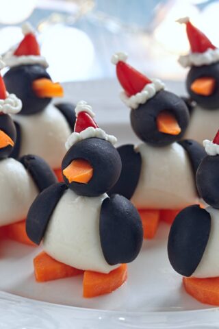 Пингвины из маслин. Милейшая закуска на Новый год