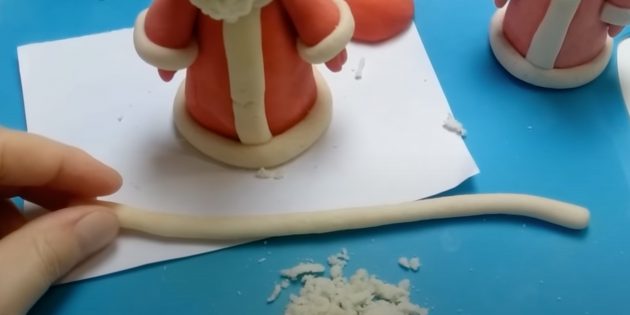 Как сделать Деда Мороза своими руками: сформируйте колбаску
