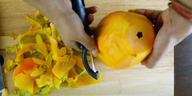Как чистить папайю овощечисткой