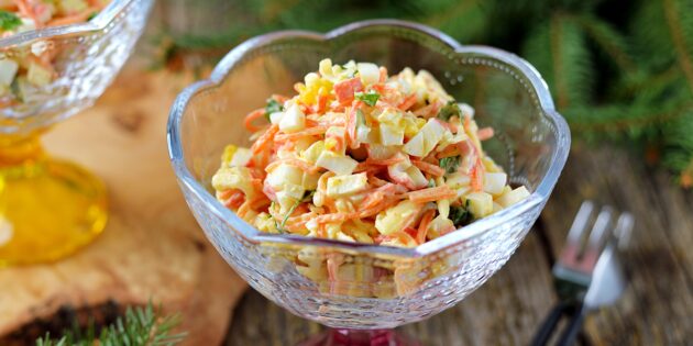 Сытно и вкусно — готовим салат с крабовыми палочками и грибами