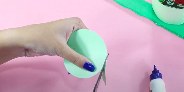 Как сделать копилку своими руками: вырежьте круг