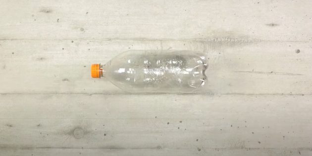 Как сделать копилку своими руками: совместите части бутылки