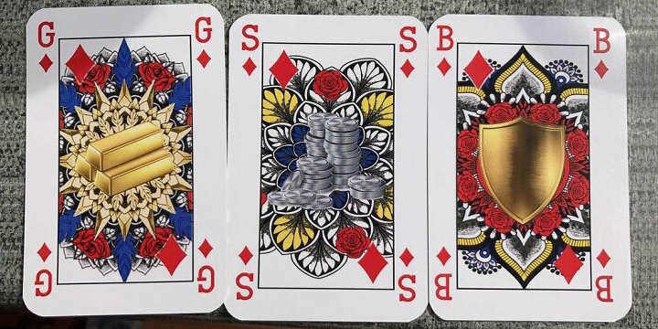 Девушка изобрела гендерно-нейтральную колоду карт, где король не бьёт даму