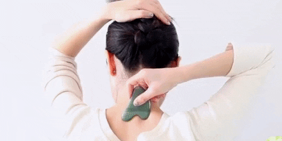 Как делать массаж гуаша: начните с задней поверхности шеи