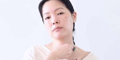 Как делать массаж гуаша: помассируйте переднюю часть шеи