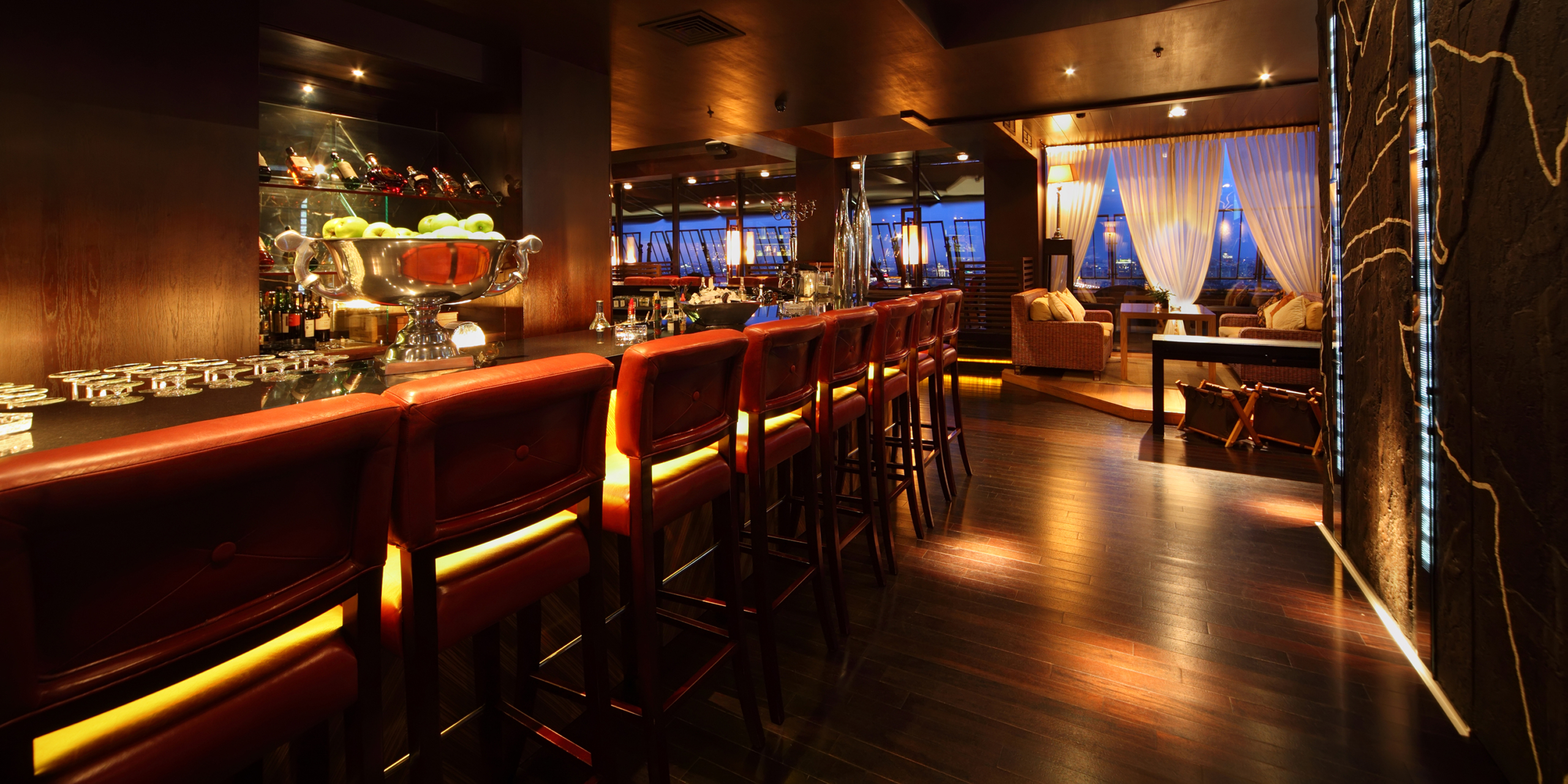 Московским ресторанам, барам и клубам разрешили работать ночью