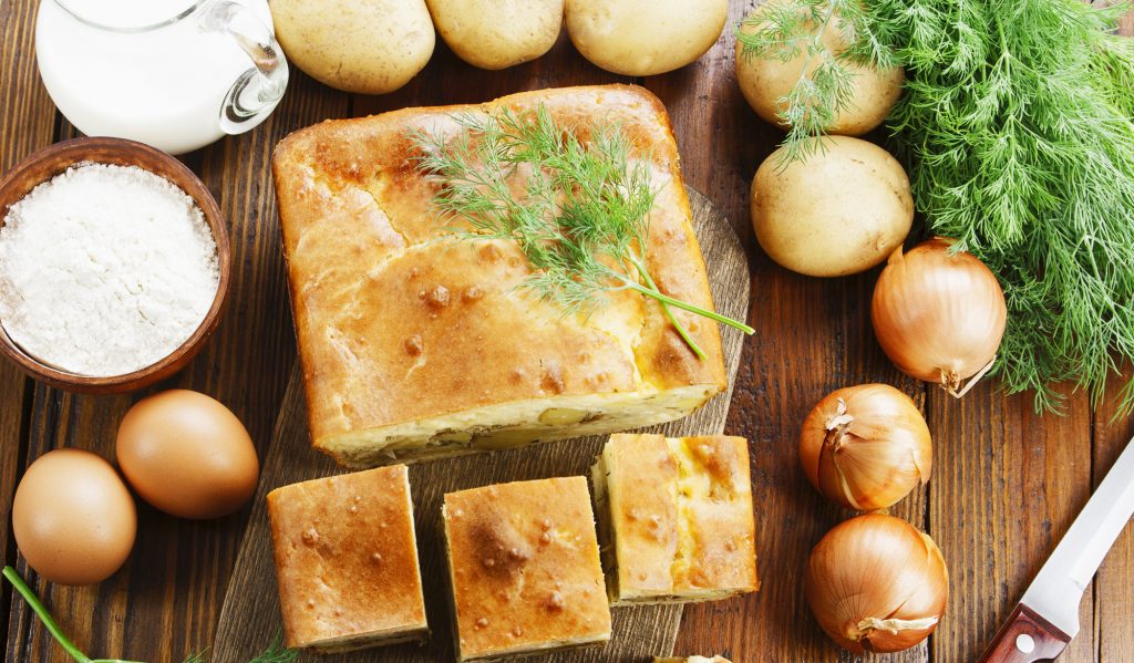 Рыбный пирог с минтаем и жареной картошкой. Пошаговый рецепт с фото — Ботаничка