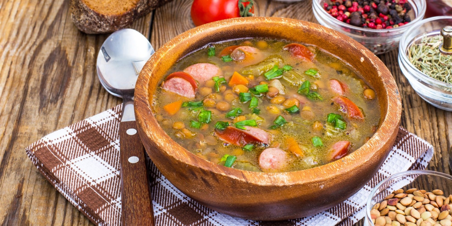 Айнтопф с копчёными рёбрышками, капустой и стручковой фасолью