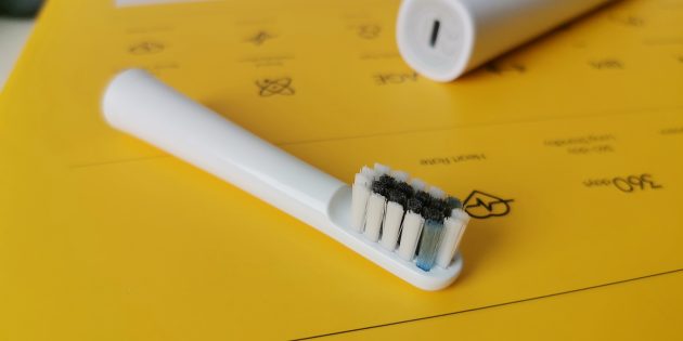 Производитель обещает до 130 дней работы щётки Realme N1 Sonic Electric Toothbrush от одной зарядки