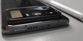 В Сети появились фото Xiaomi Mi 11 Ultra с гигантской камерой и вторым экраном