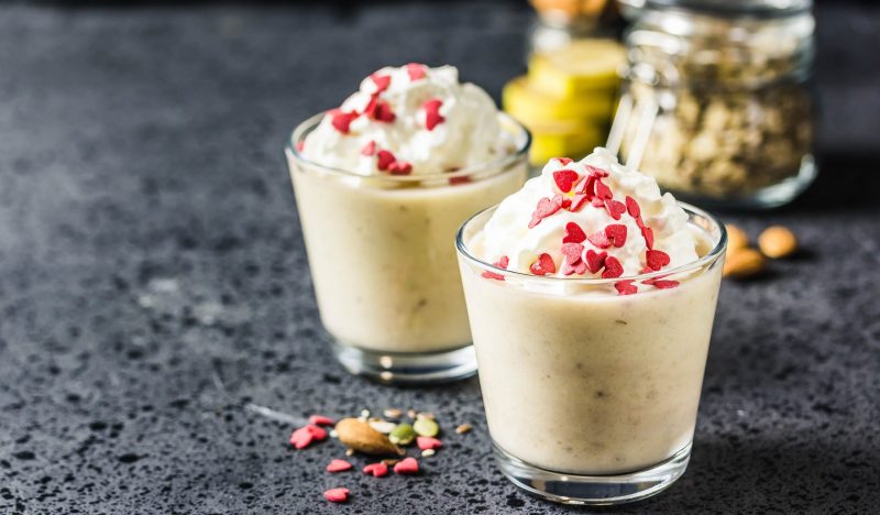 Молочный коктейль с бананом и льном Лайфхакер