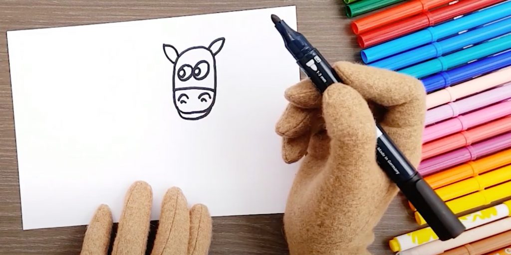 Нарисуйте глаза и уши Как нарисовать лошадь: Нарисуйте глаза и уши