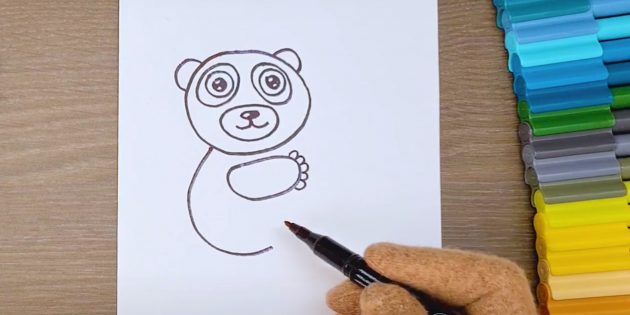 Как нарисовать панду: Нарисуйте лапу и спину