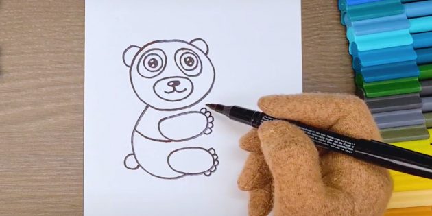 Как нарисовать панду: Нарисуйте хвост и вторую лапу