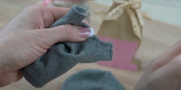 Игрушки из носков своими руками: сделайте заготовку для лап и тела