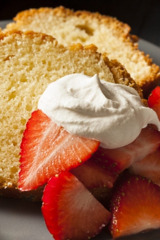 Постный ванильный пирог без яиц и молока в духовке