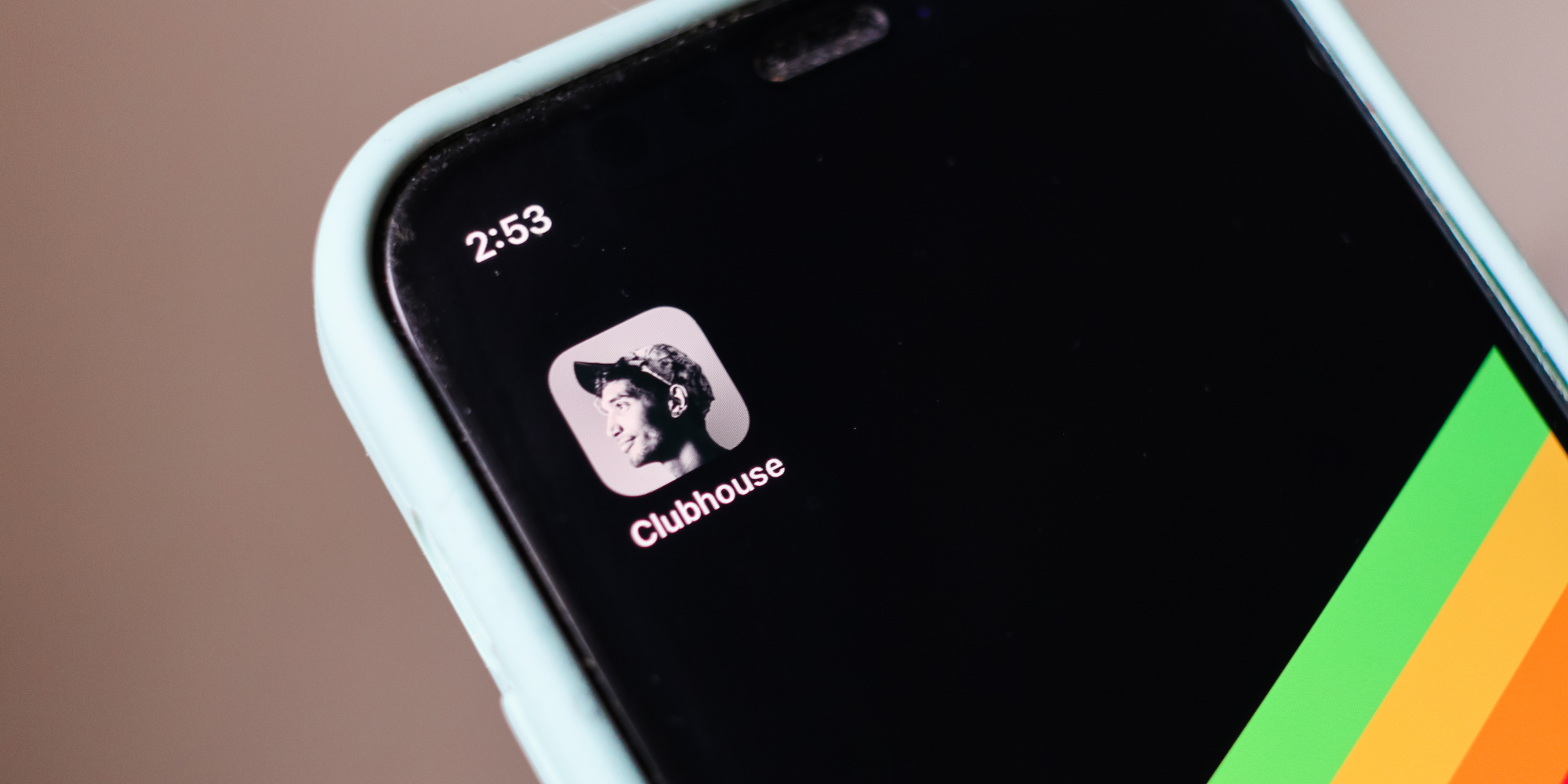 Clubhouse больше не требует доступ к контактам и позволяет монетизировать творчество