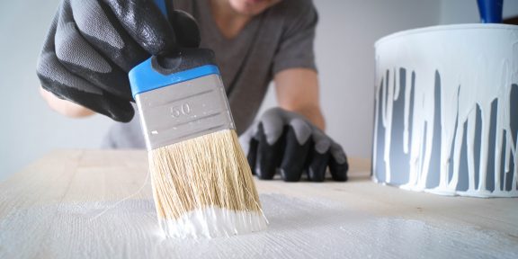 Лайфхак: как легко очистить кисточку от засохшей краски
