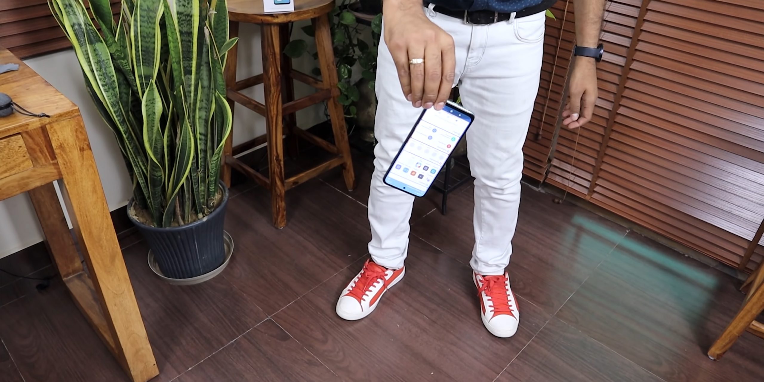 Топили, царапали и бросали на пол: большой краш-тест Xiaomi Redmi Note 10