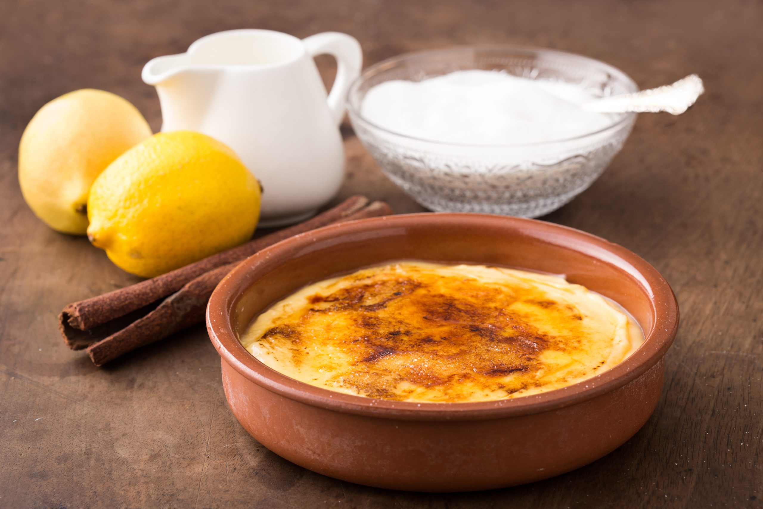 Крема каталана — нежнейший молочный десерт