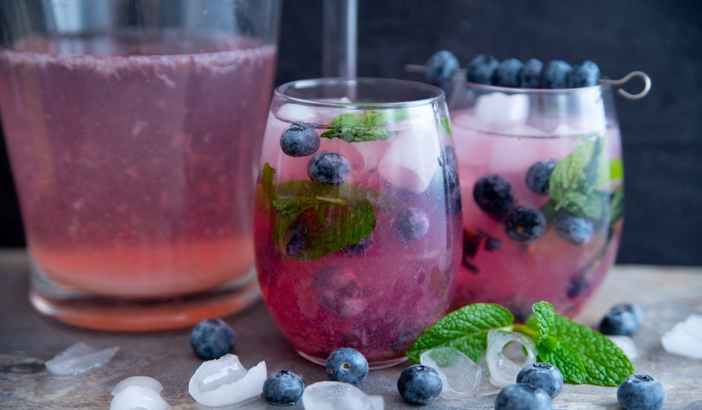 Как сделать мохито с голубикой в домашних условиях: рецепт алкогольного ...