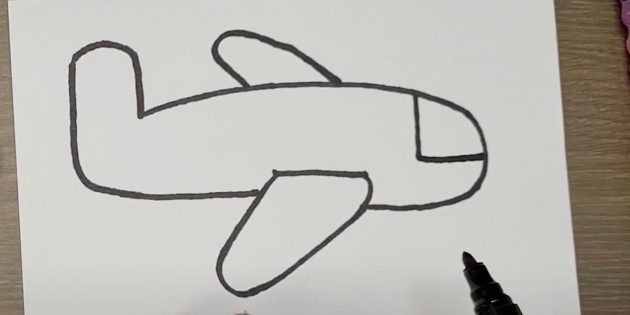 Как нарисовать самолёт: изобразите хвост и второе крыло