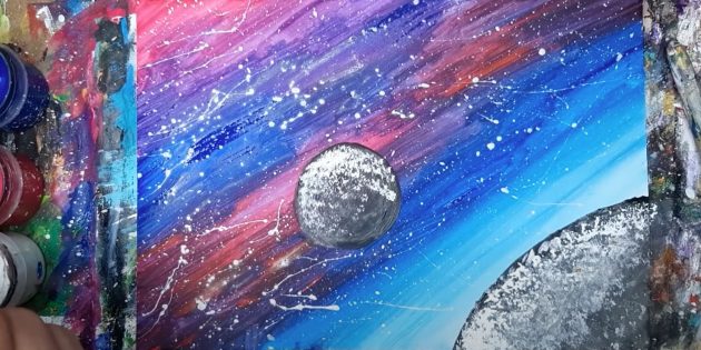 How to draw space with gouache: add a circle and make spots