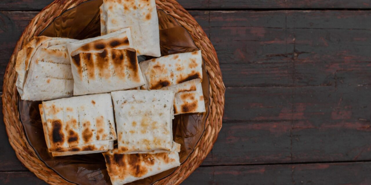 Идея для пикника: конверты из лаваша с сыром