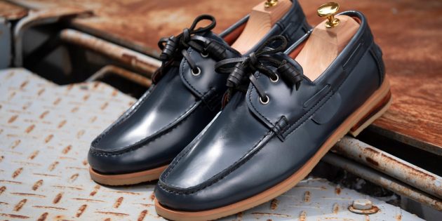 Как ухаживать за кожаной обувью: если туфли или ботинки намокли, сразу же высушите их