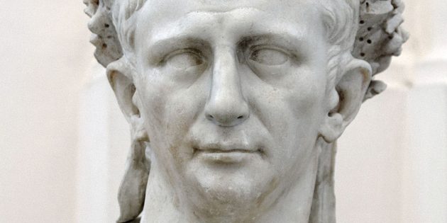 Безумные исторические факты: сын римского императора Клавдия случайно убил себя грушей