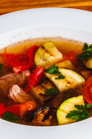 Суп из свинины с овощами гриль