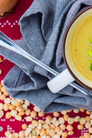 Сырный гороховый суп с ароматом копчёностей
