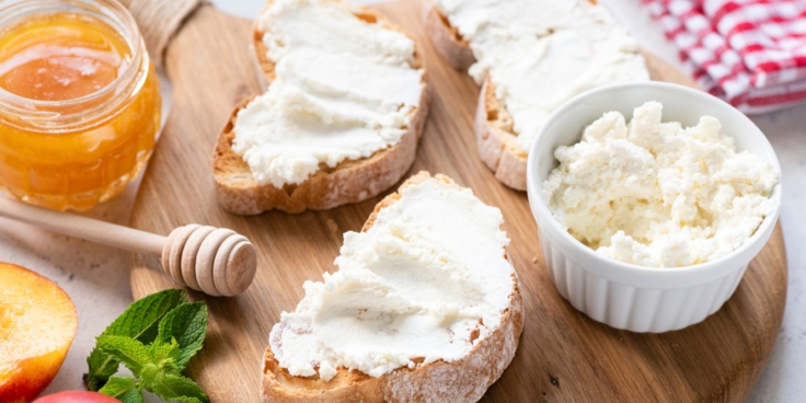 Брюност — необычный сыр из сыворотки — Лайфхакер