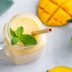 Ласси с манго — сытный напиток из йогурта