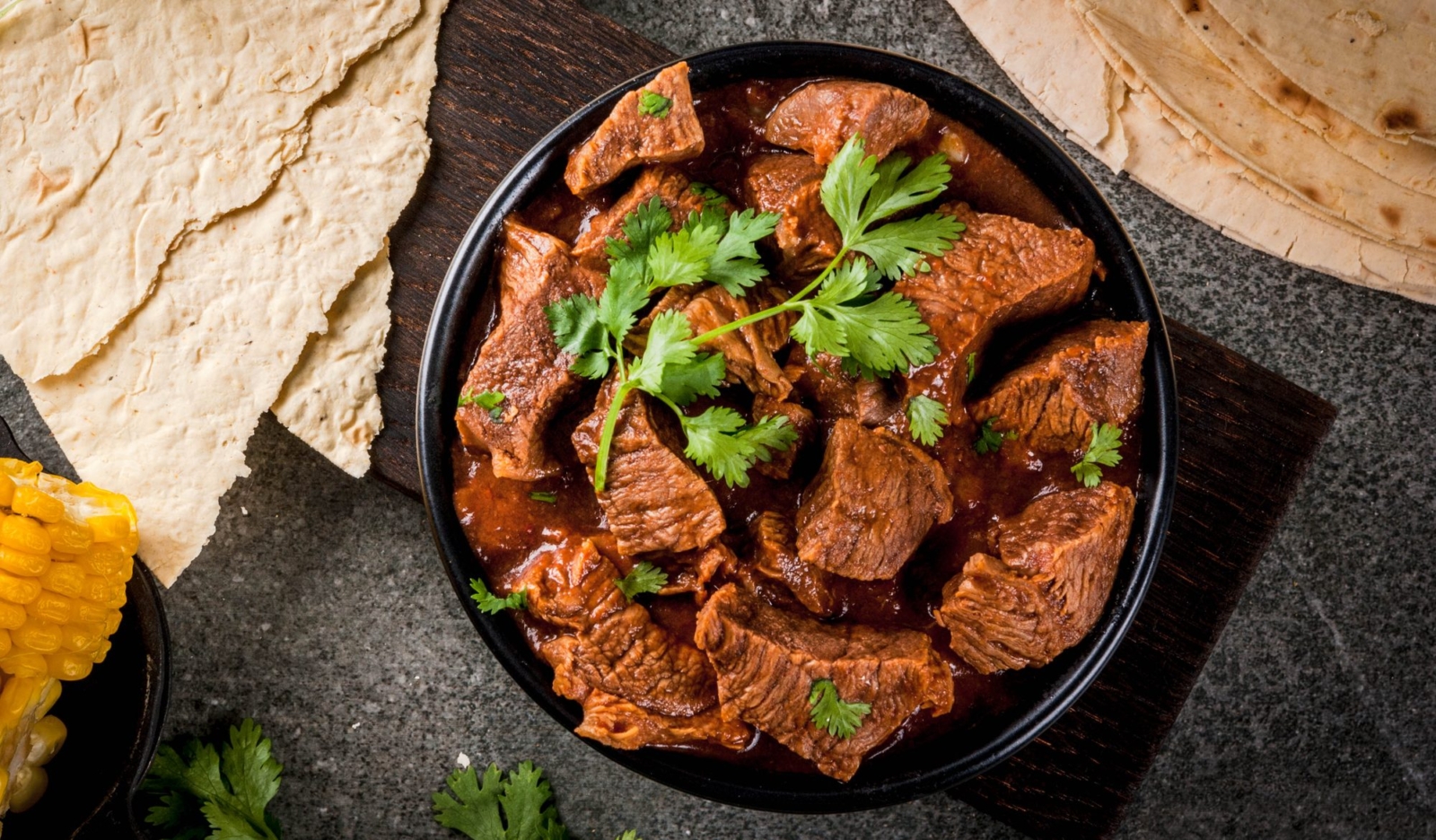 Говядина в остром томатном соусе - Лайфхакер