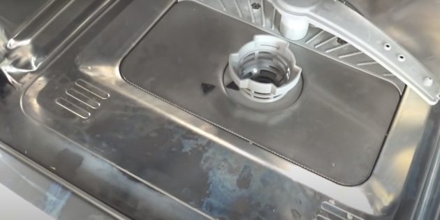 Как почистить посудомоечную машину: найдите фильтр