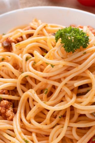 Спагетти с пряным фаршем