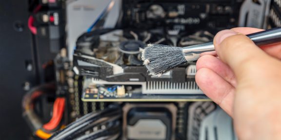 Как почистить компьютер от пыли: простая инструкция