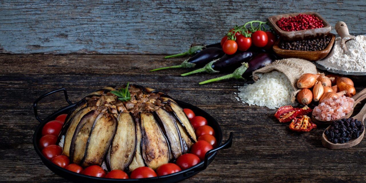Маклюбе — мясо с рисом и овощами