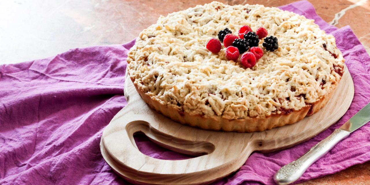 Постный малиново-щавелевый пирог с яблоками – кулинарный рецепт