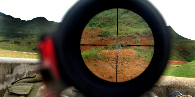 Снайперы не всегда могут прицелиться через оптику винтовки